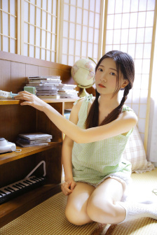 美女露出奶头又扒尿口